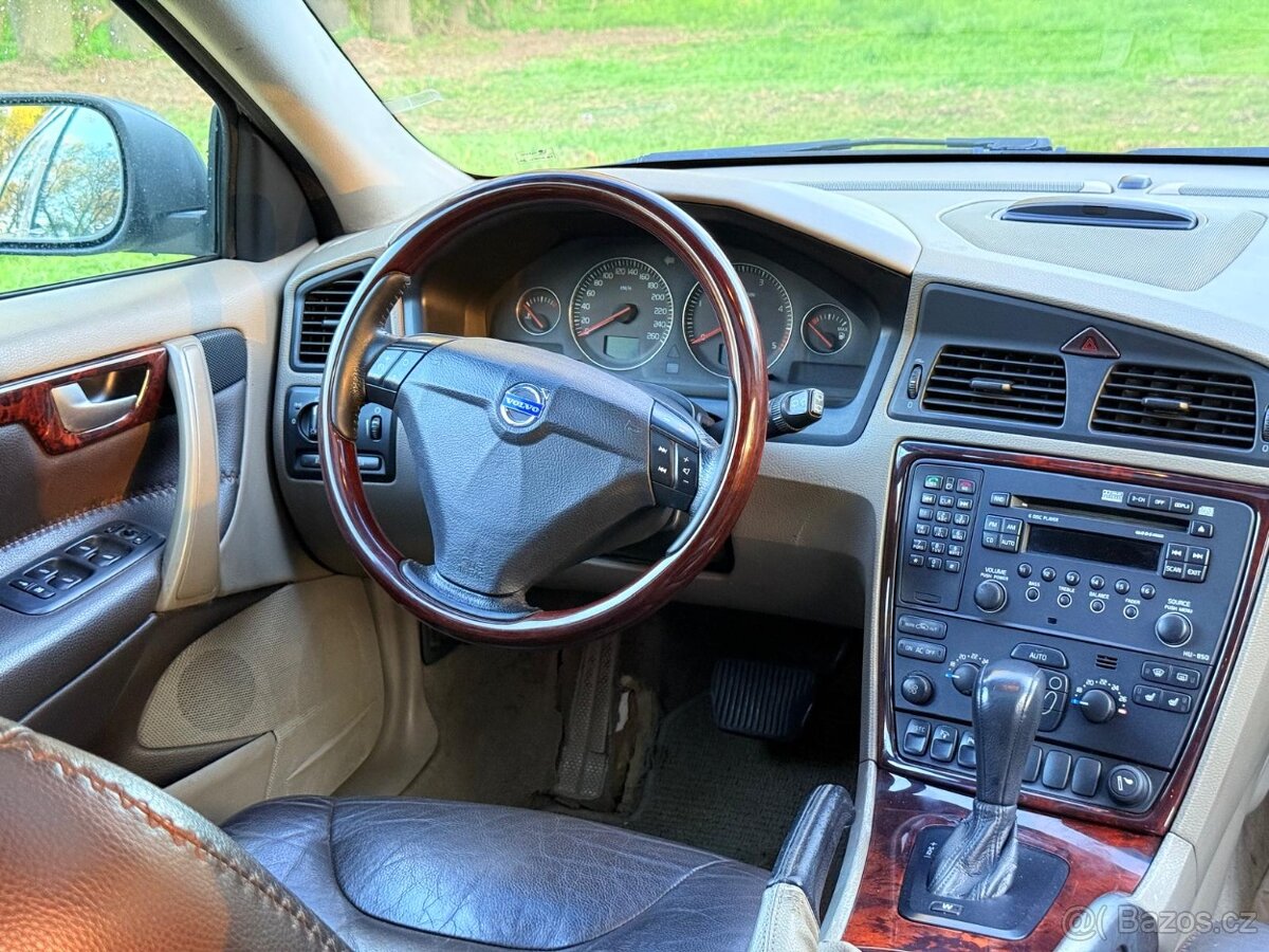 Volvo XC70 2.4 - 13