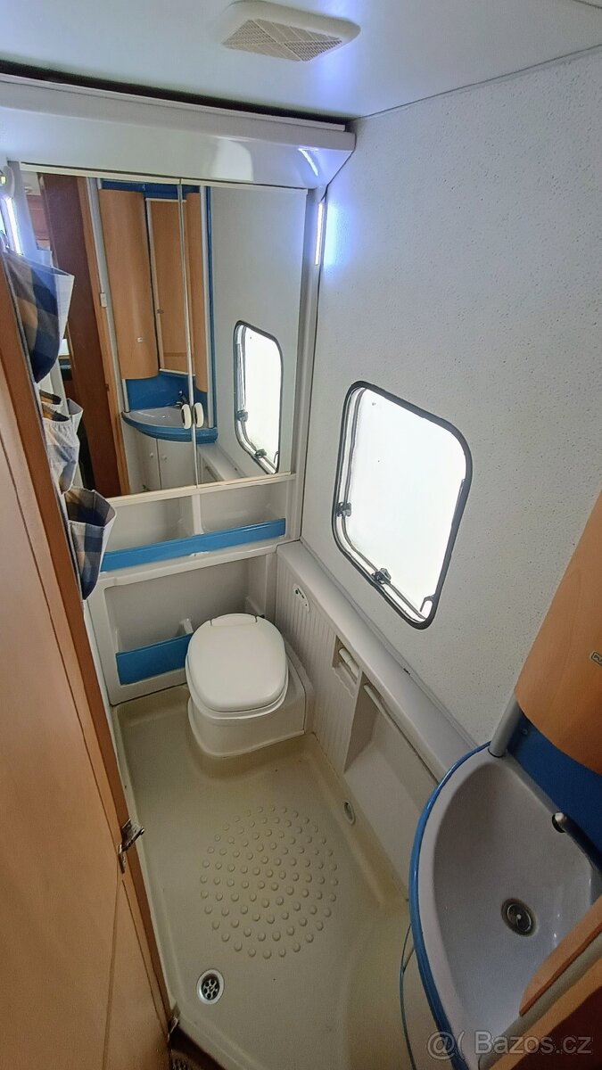 Bürstner 440TS Ventana, solár, předstan - 13