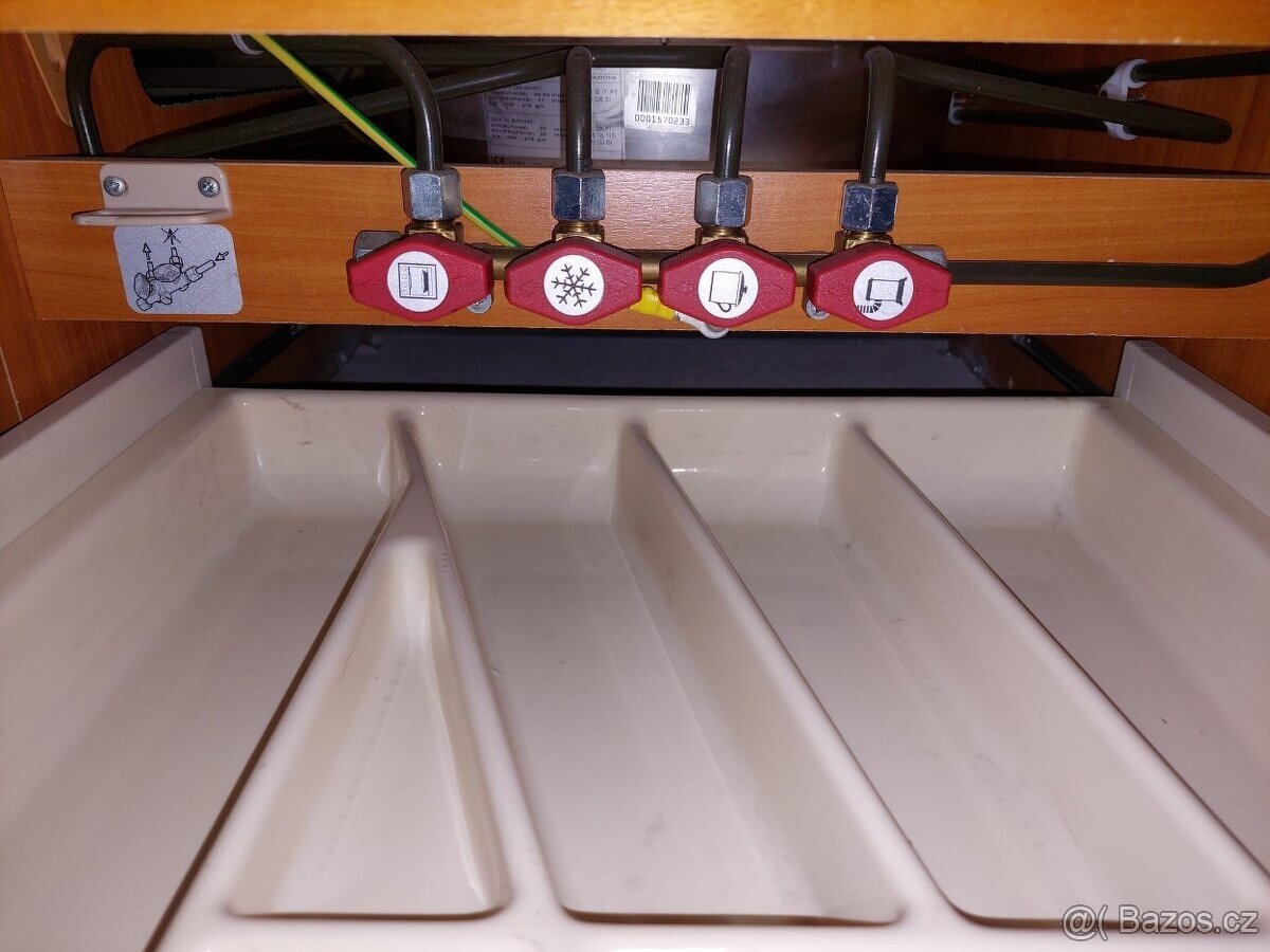 Karavan Hobby Excellent 560 – KLIMATIZACE, PŘEDSTAN, TOP - 13