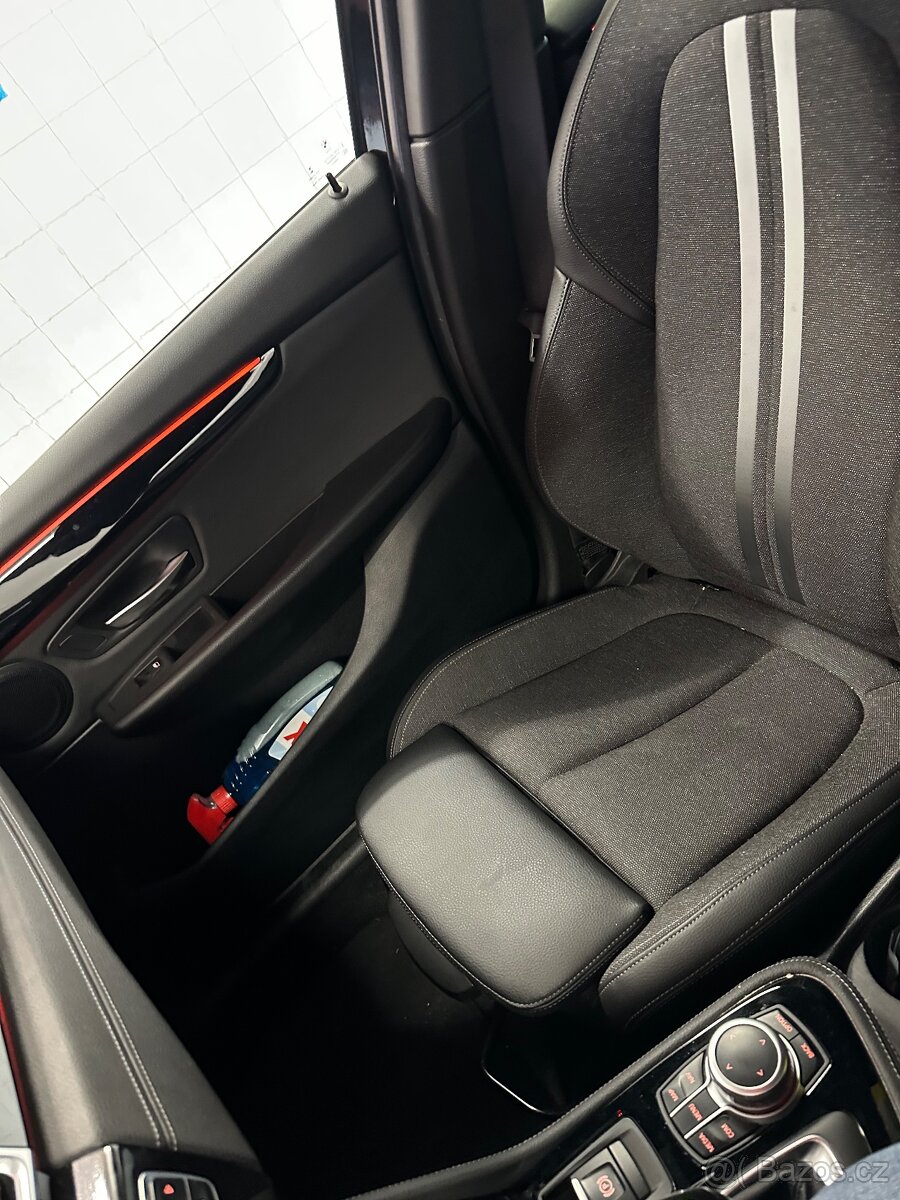 BMW 218i GRAN TOURER - 13