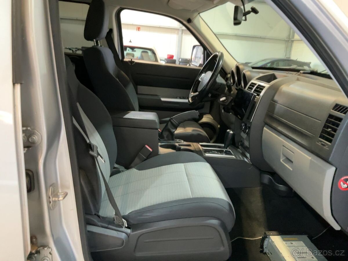 Dodge Nitro 3,7 SXT - 13