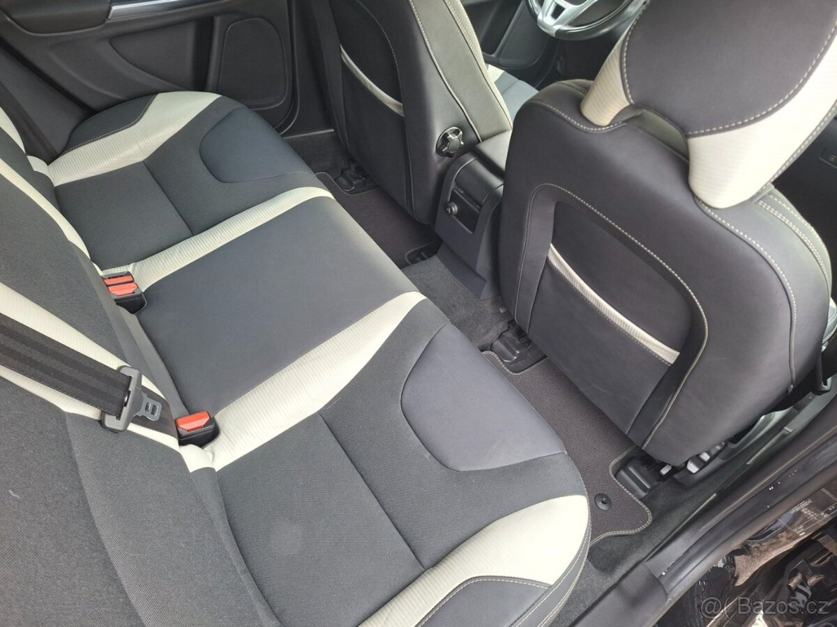 VOLVO V60 2.0D4 120kW R-DESIGN - 13