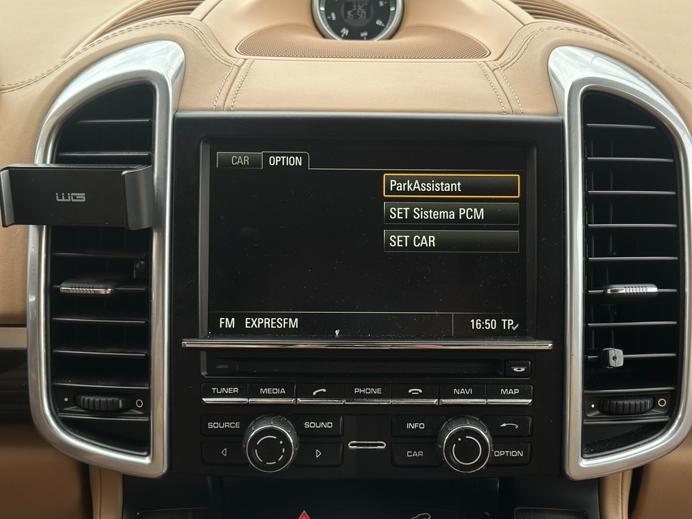 Porsche Cayenne 2016 - 13