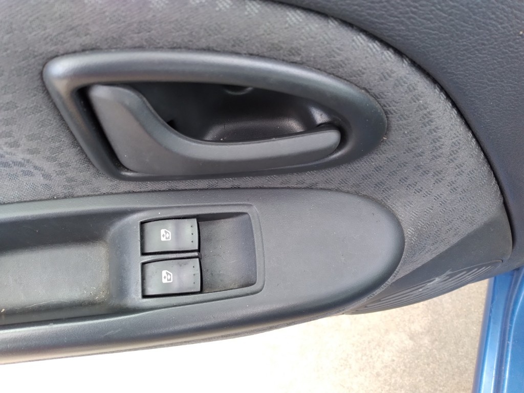 RENAULT CLIO 1.2 STORIA 43kW ČR - 13