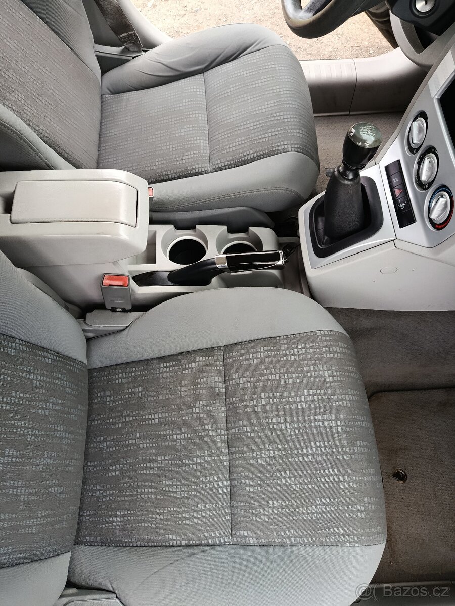 Dodge caliber 2.0CRD SXT - 13