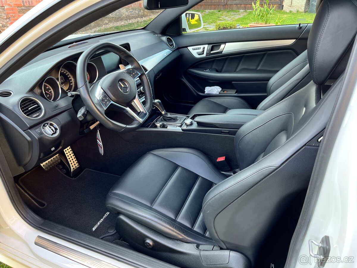 Mercedes C63 AMG, W204 - 13