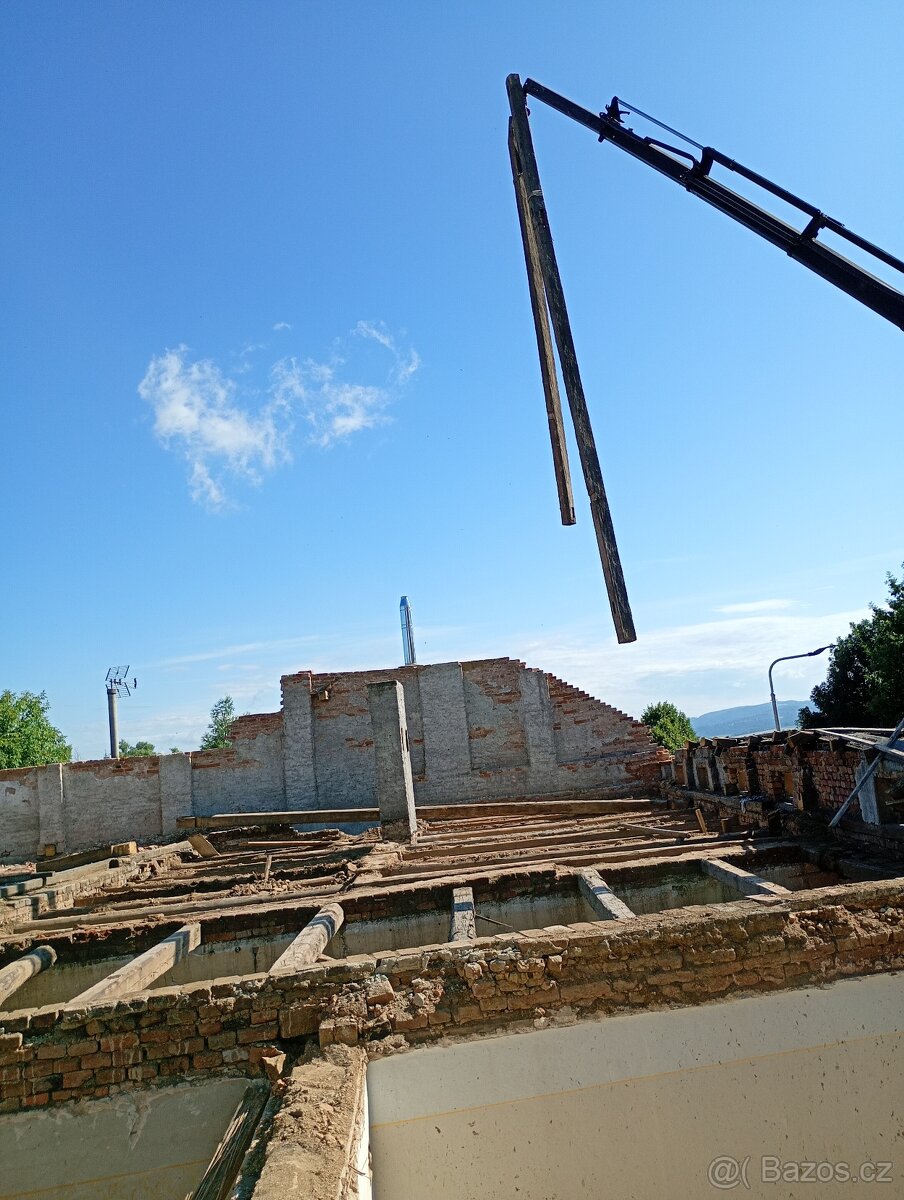 Staré trámy staré krovy staré prkna - 13