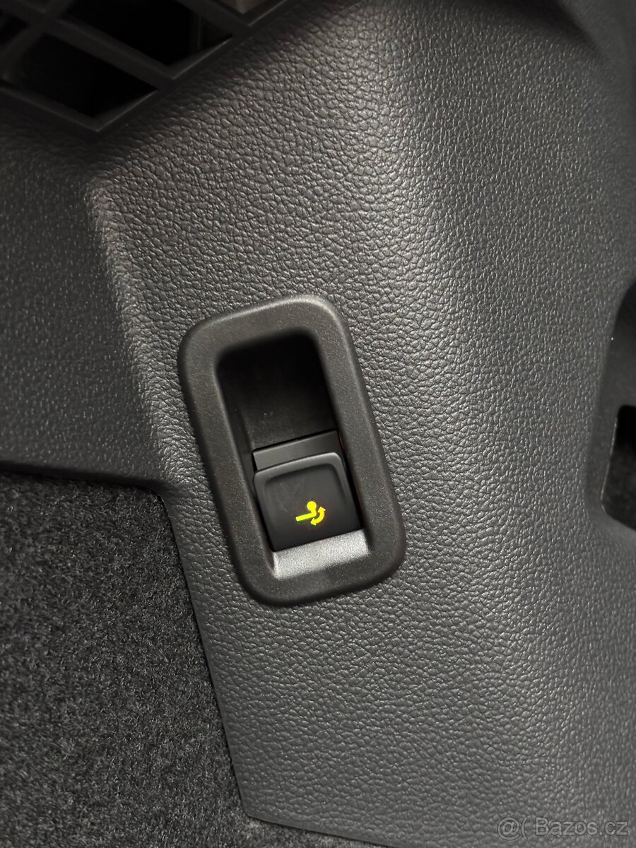 Volkswagen Golf 8 1.0 TSI 81kW Automat - 13