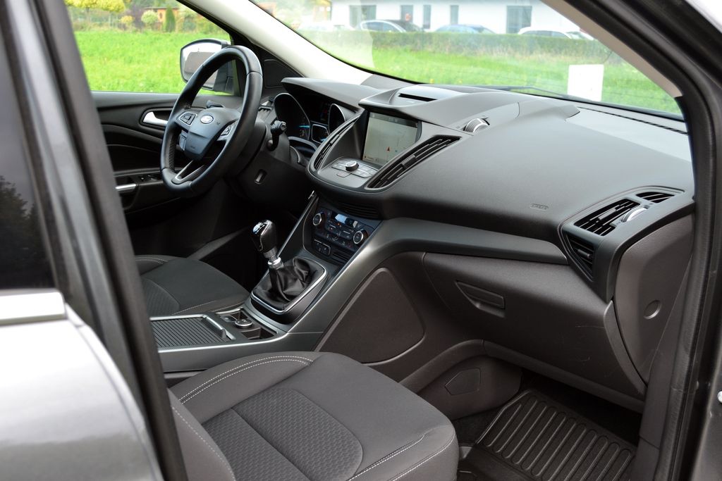 Ford Kuga 2.0 TDCi 110kW Cool&Connect 4x4 TOP STAV - 13