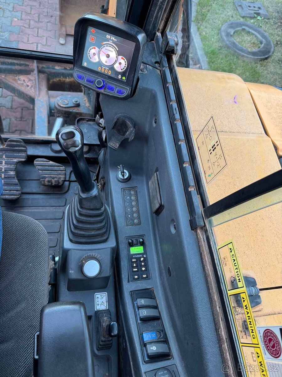 Pásový bagr Hyundai ROBEX 80CR-9A - 13