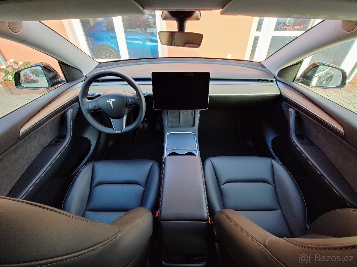 Tesla Model Y 2023 Standard Range 220 kW - 13