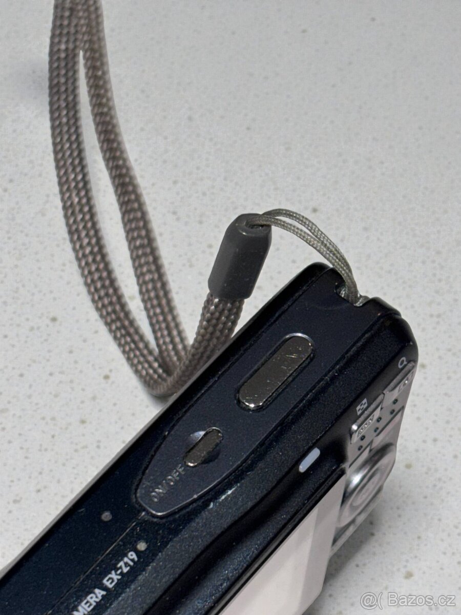 Digitální fotoaparát Casio Exilim EX-Z19 – pěkný stav - 13