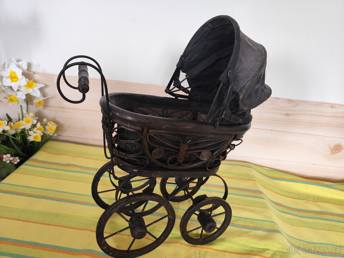Starožitný kočárek - 13