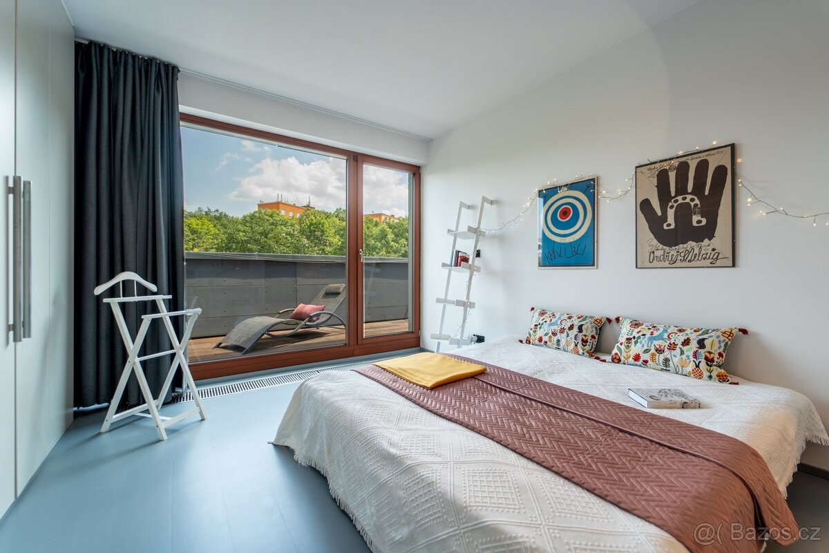 Nadstandardní mezonetový byt 3+kk se 2 terasami a panoramati - 13