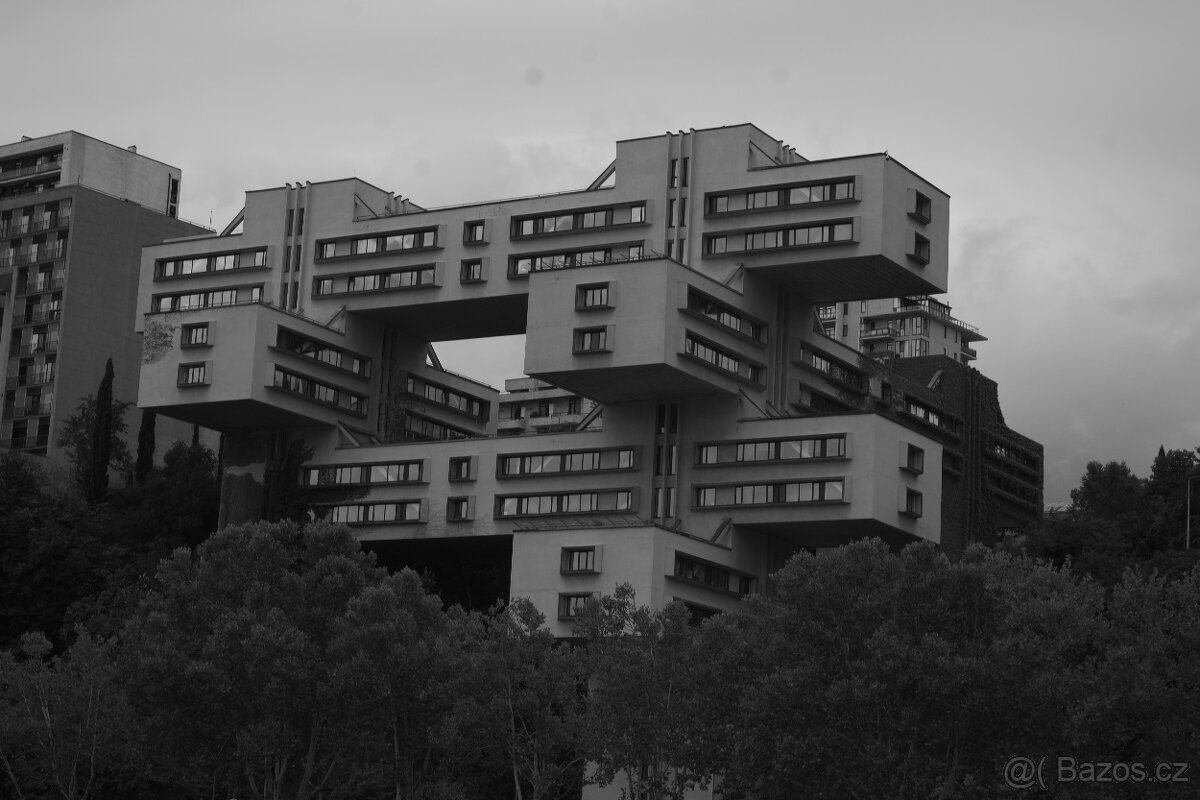 📷 Canon EOS 1300D – stříbrný + 18–55mm IS II + Canon EF 50m - 13