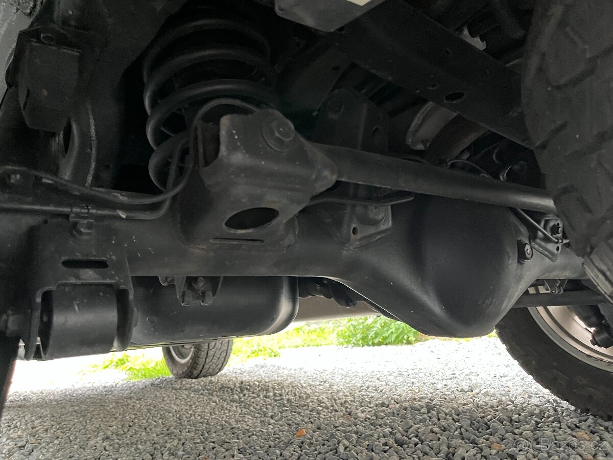 Toyota 4Runner bez koroze, odpis DPH, 7 míst - 13