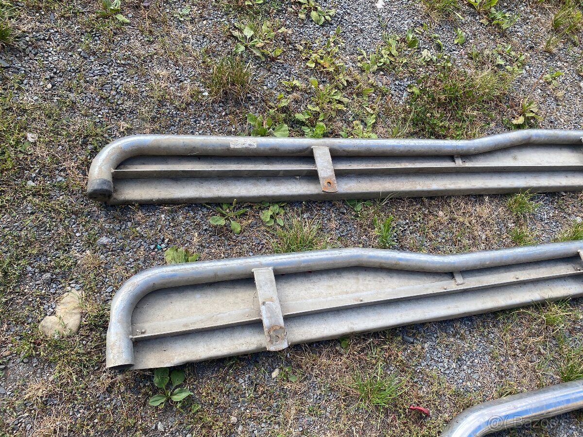 SSANGYONG MUSSO - PŘEDNÍ OCHRANNÝ RÁM A NÁŠLAPY COBRA - 13