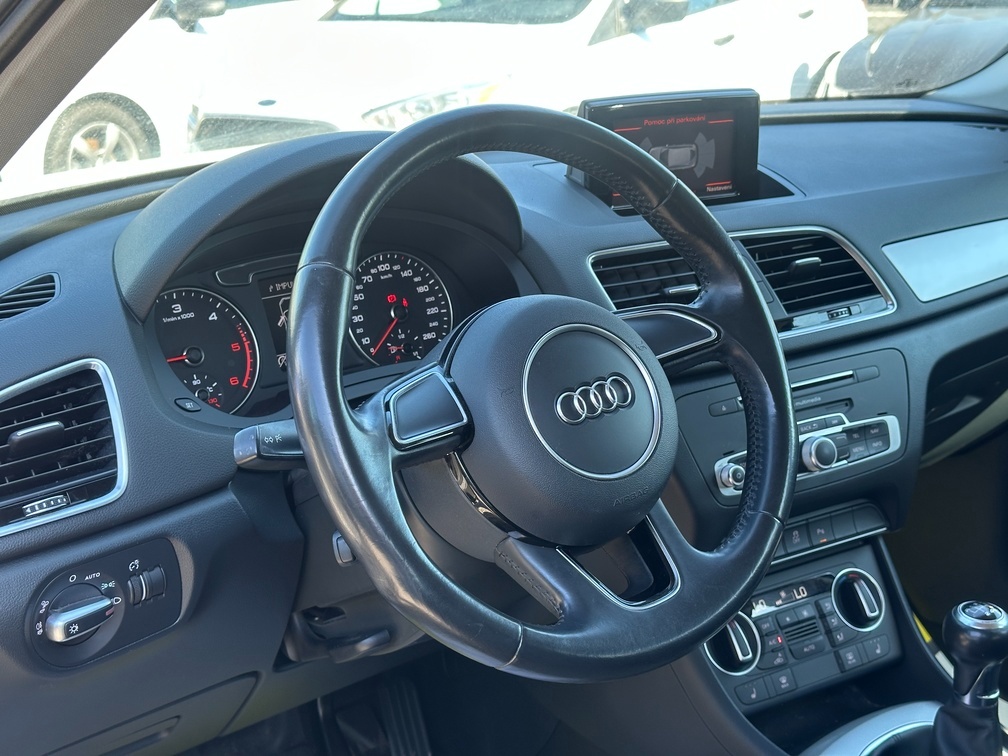 Audi Q3 2016 - 13