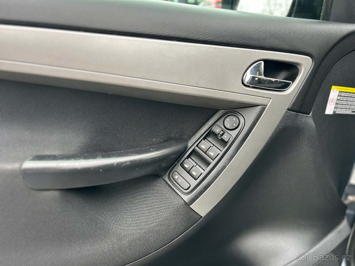 Citroën C4 Picasso, 1.6e-HDi automat 7 míst, tažné - 13