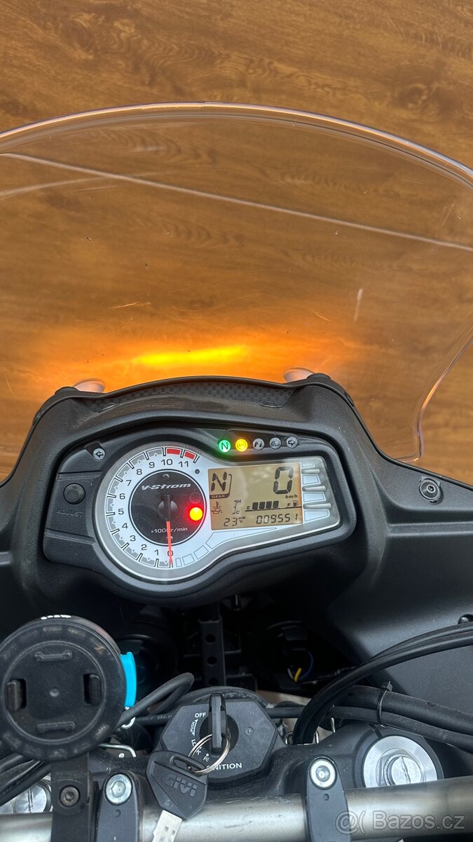 Suzuki DL650 V-Strom - 13
