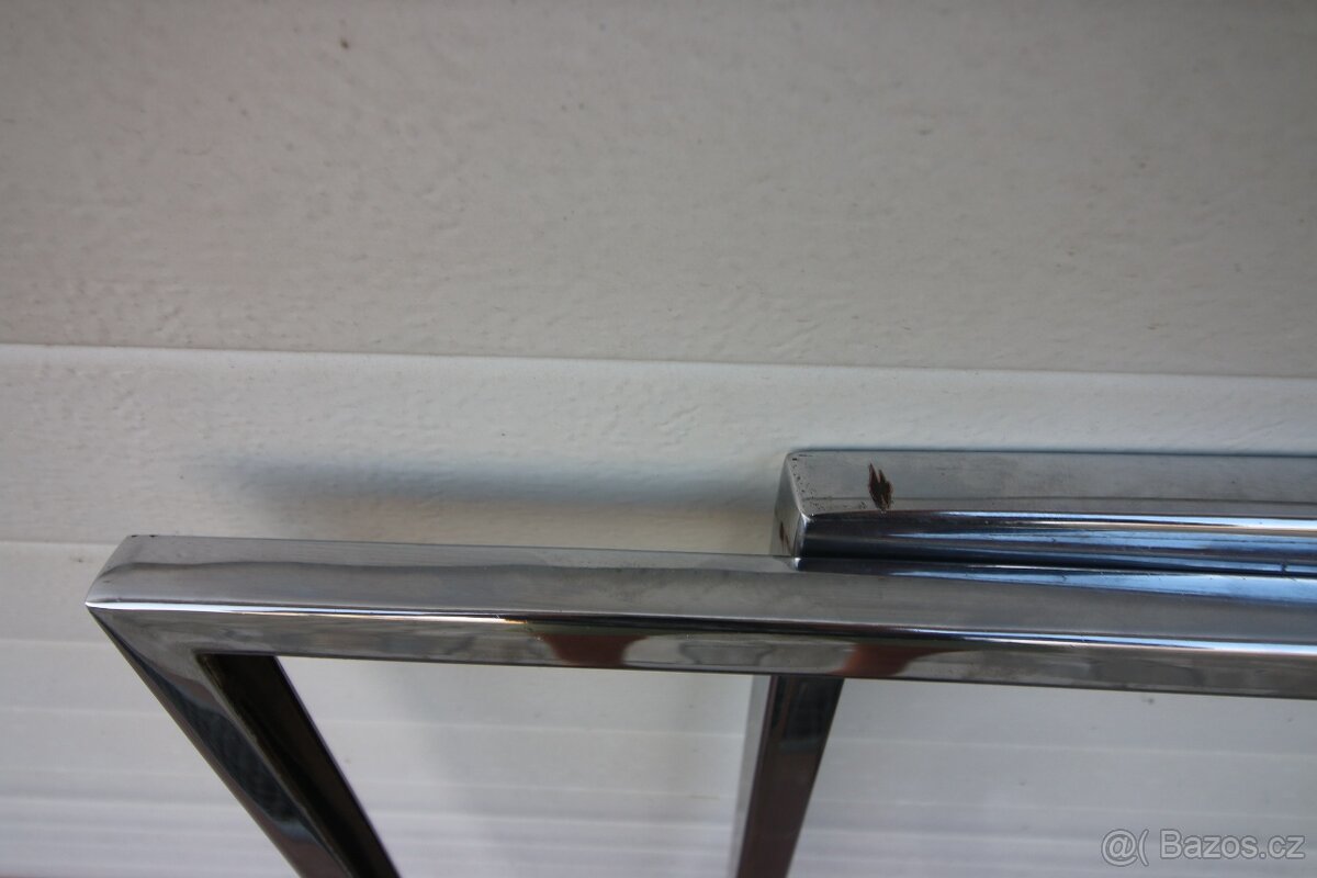 Tatra 603/1 - rámy oken předních dveří - 13