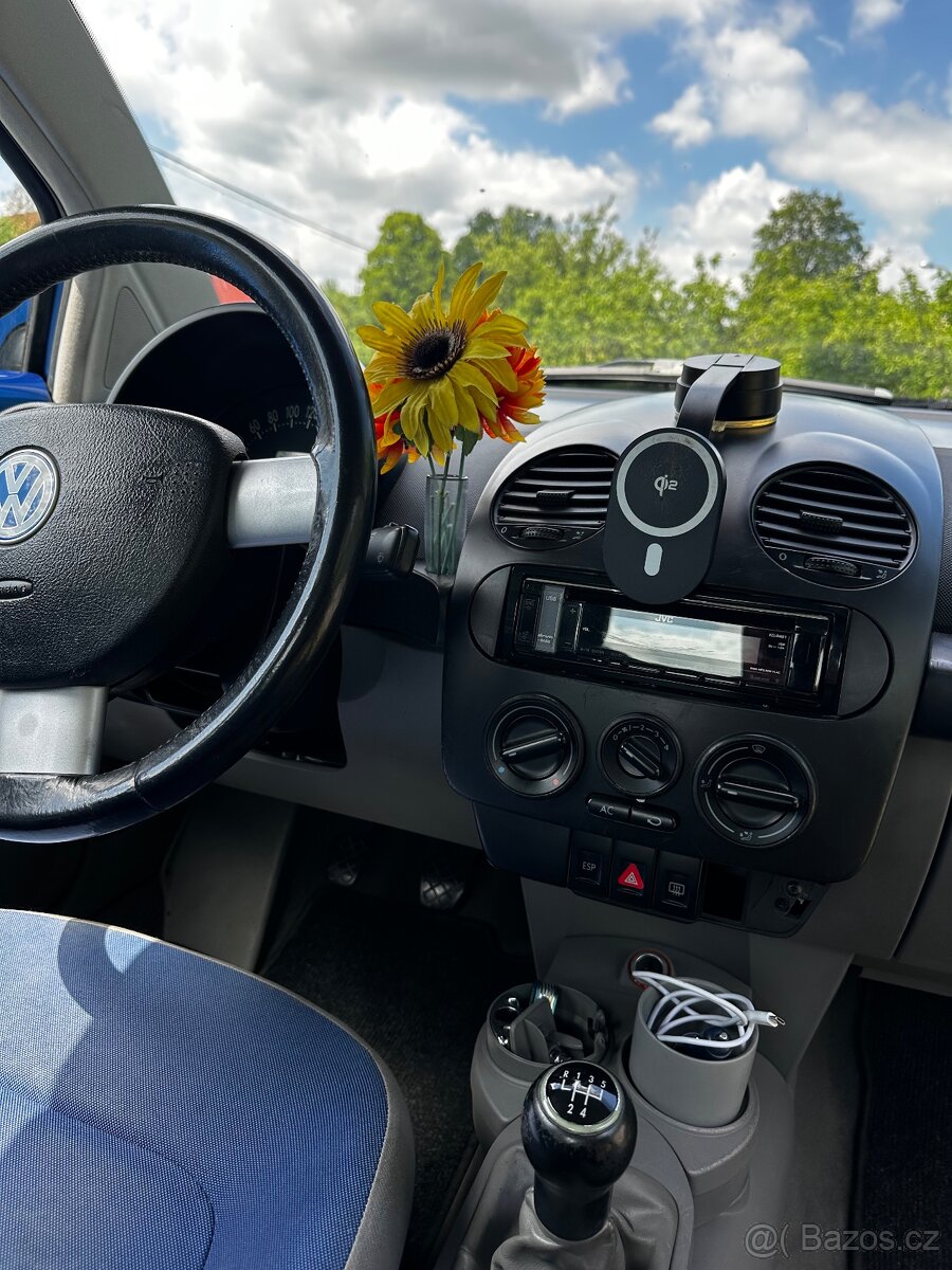 Volkswagen New Beetle - 13