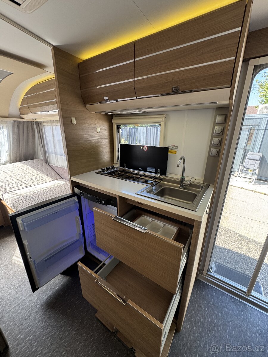 Adria Adora 492 LU ~ dělené postele - 13