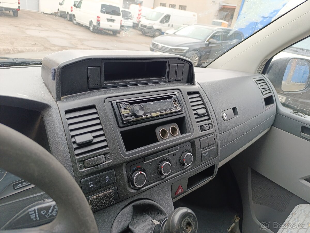 Volkswagen Transporter T5 4x4 Dílna - 13