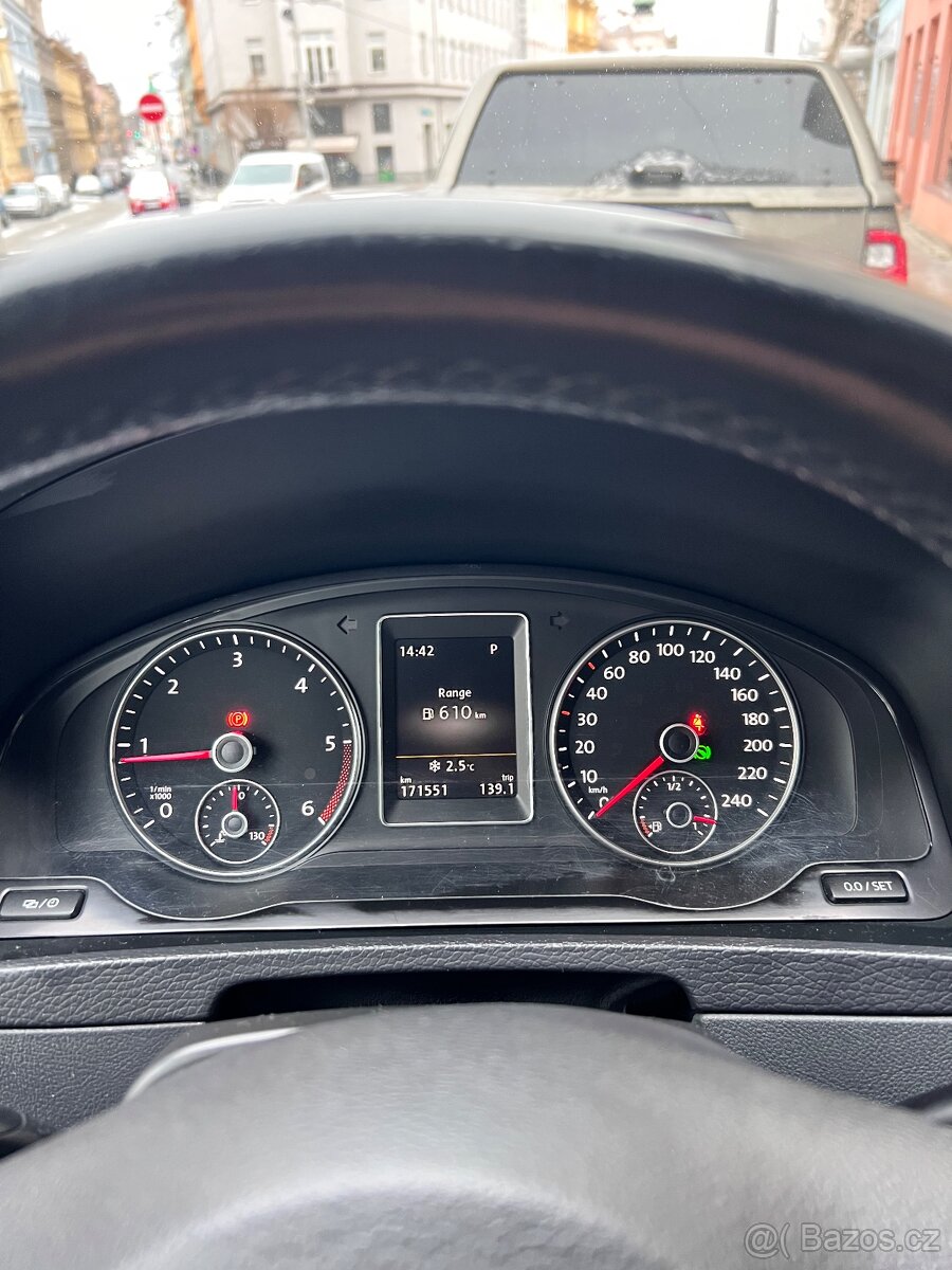 Volkswagen Multivan T5 Highline 2015, 132 kW, 171 000 km - 13