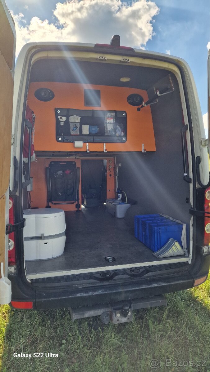 Obytná dodávka VW Crafter - 13