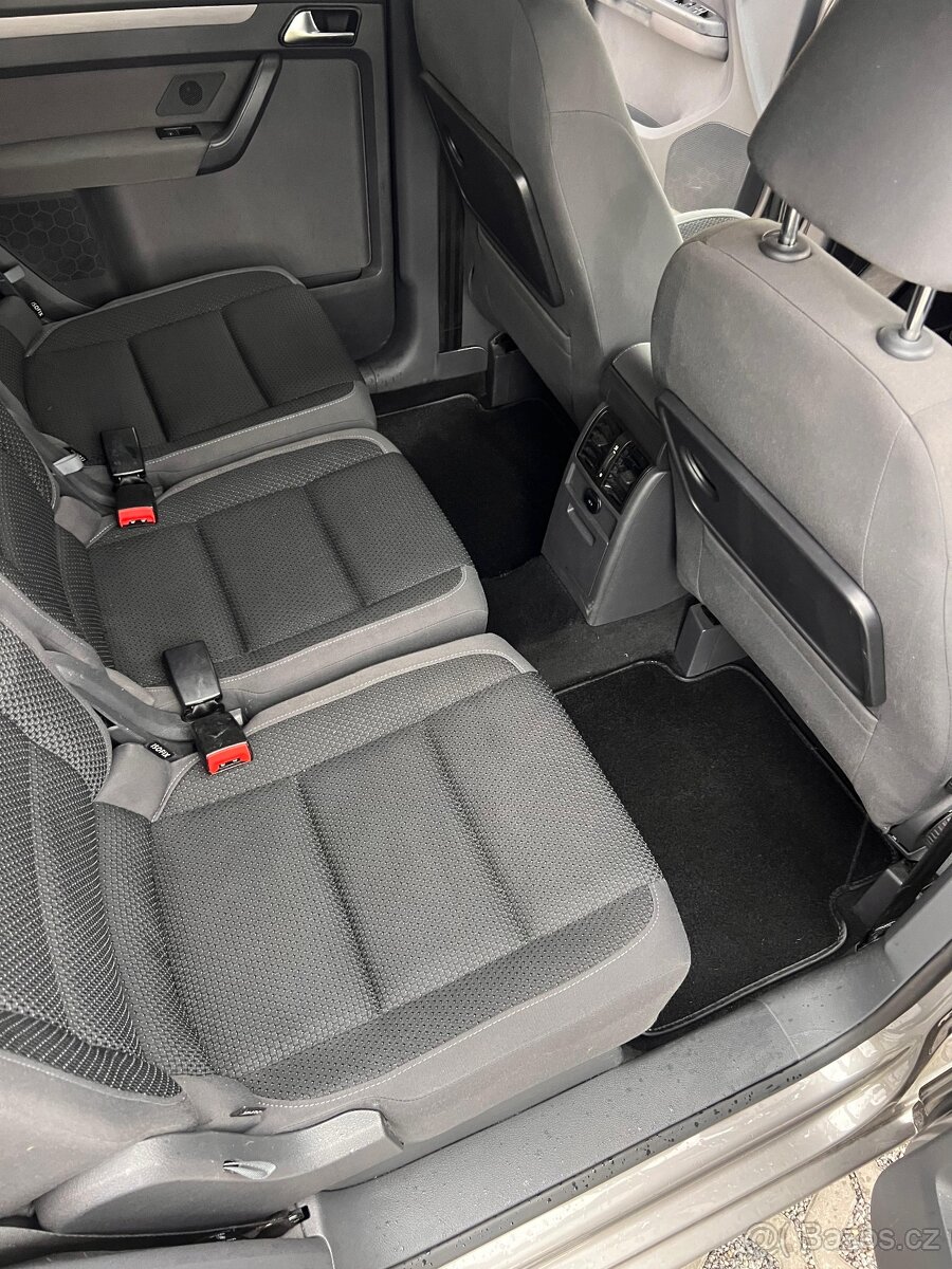 Volkswagen Touran 1.4 TSI DSG - 13