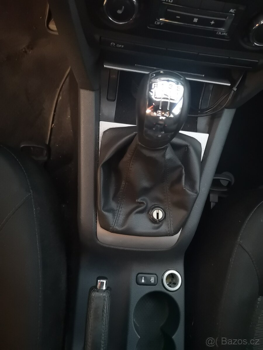 ŠKODA OCTAVIA II FACELIFT TDi 2012/06 SERVIS - 13