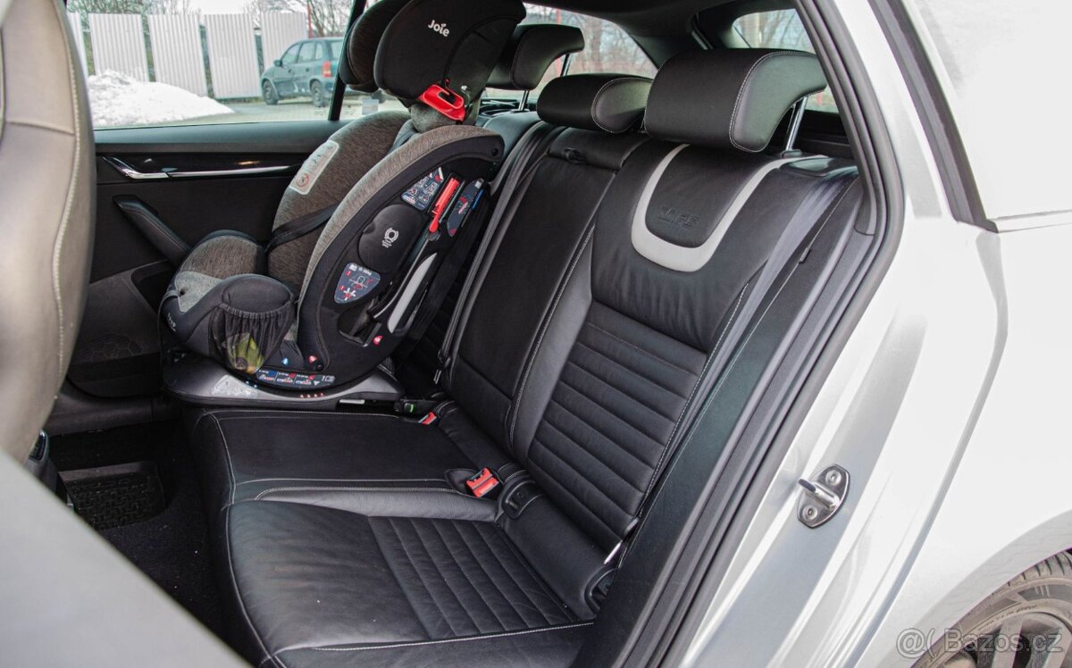 Škoda Octavia Combi 2.0 TDI RS - 13