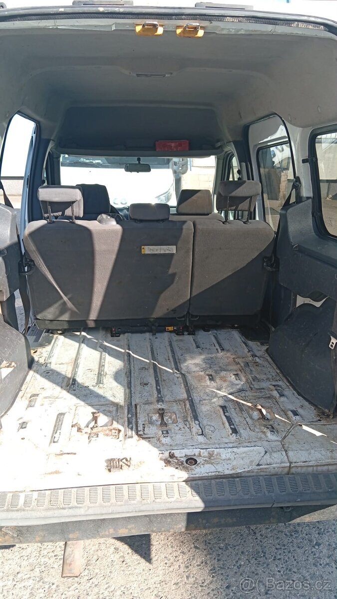 Ford Tourneo connect maxi - 13