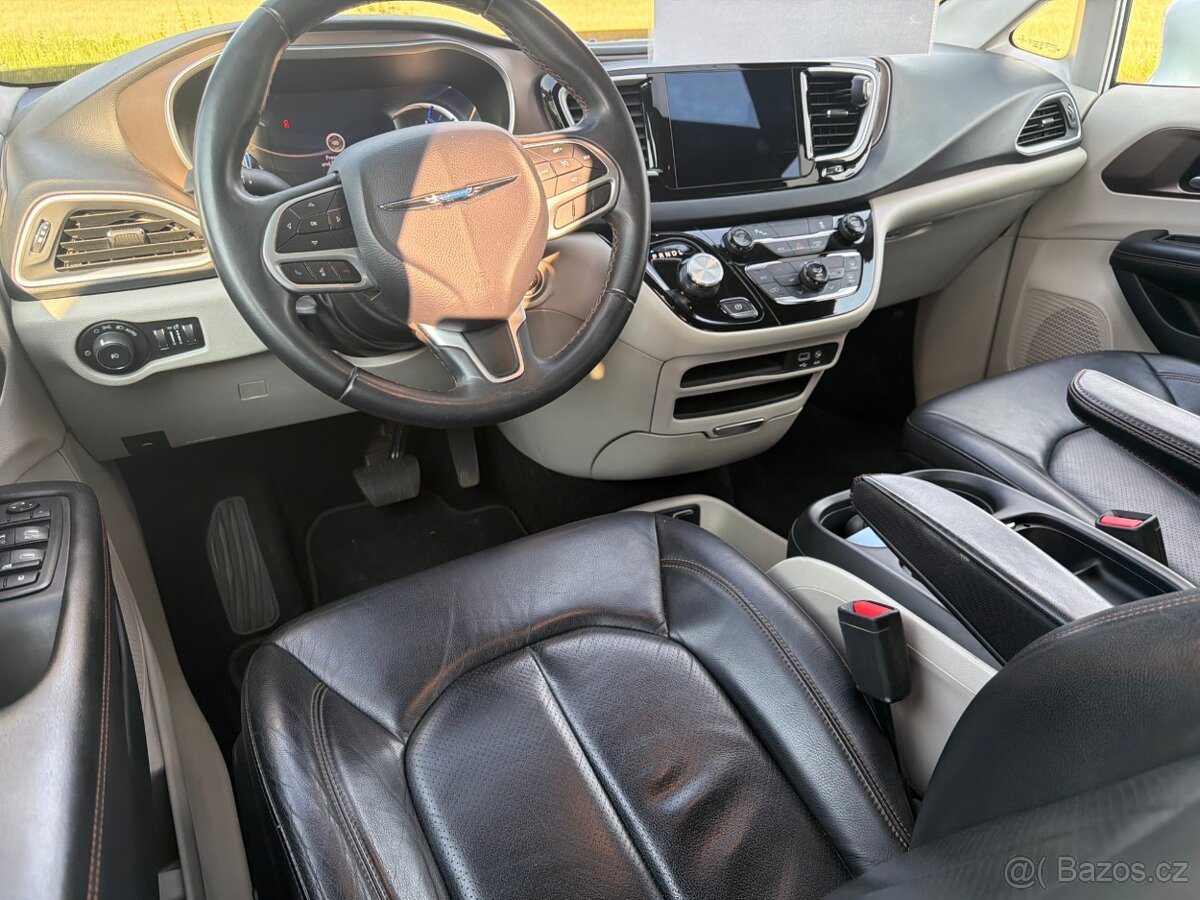 Chrysler Pacifica 3,6 L DVD Hybrid Plug In 2019 - 13