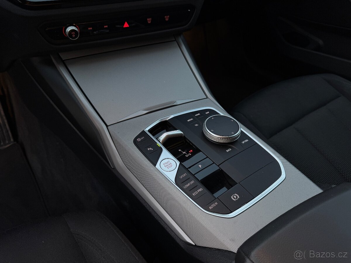 BMW 330 2023 - 13