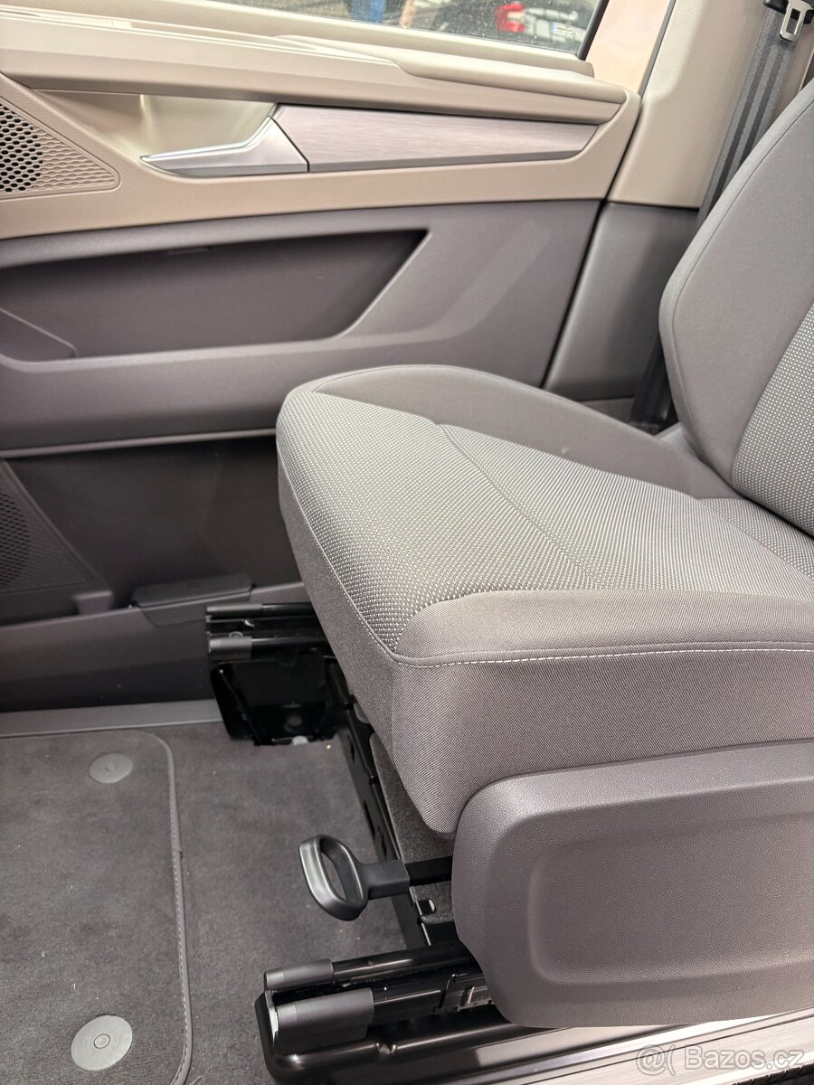 Volkswagen Multivan - 13