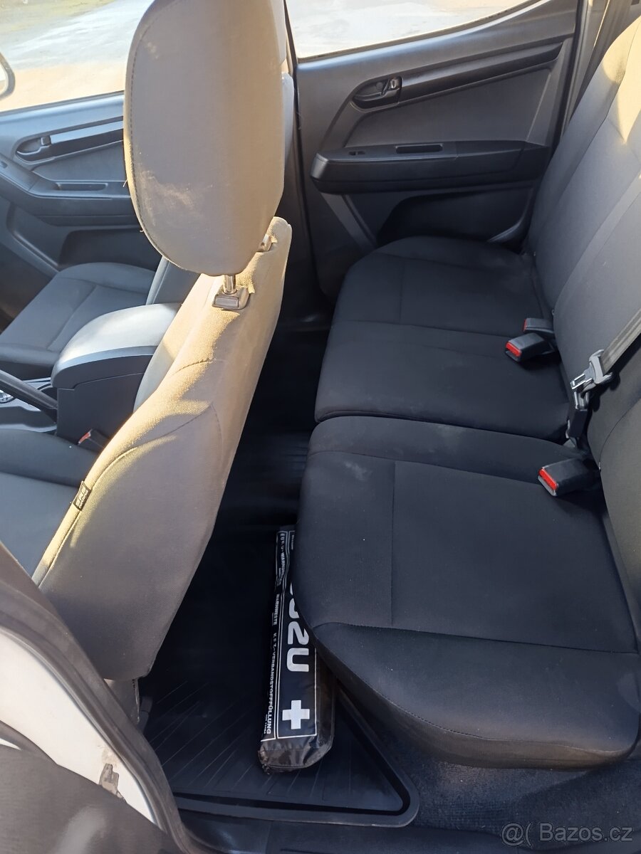 Isuzu D-Max r.v.2017 - 13