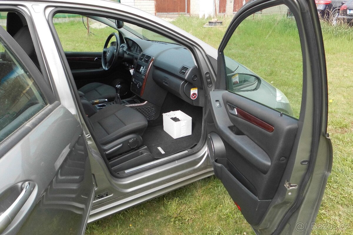 Mercedes-Benz Třídy A 180 CDI - 13
