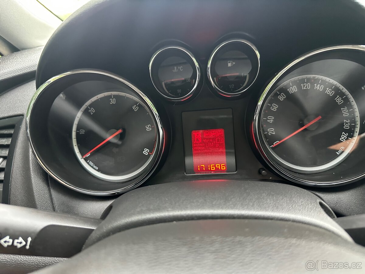 Opel Astra J 1.7 CDTI – 2011 - 13