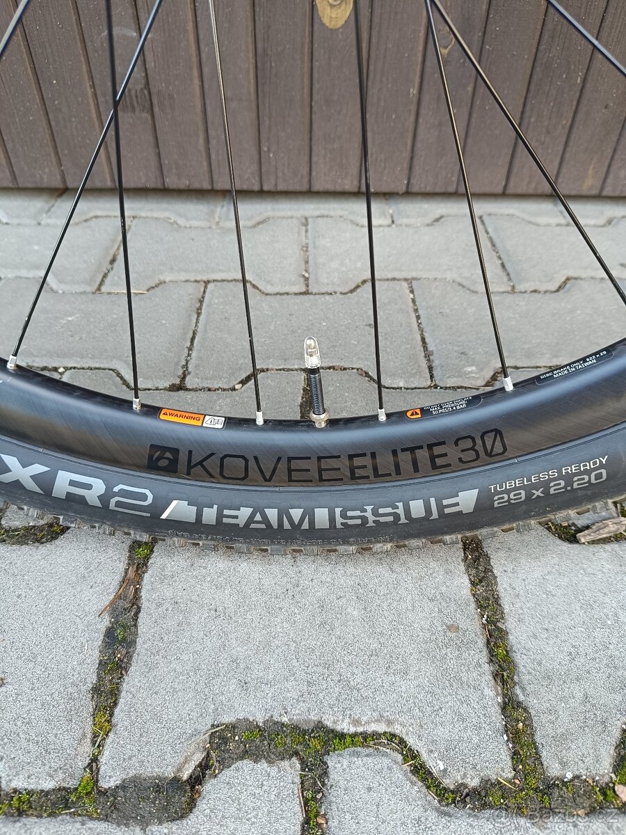 TREK PROCALIBER 9.8. - vše karbon vel.: M/L - 13