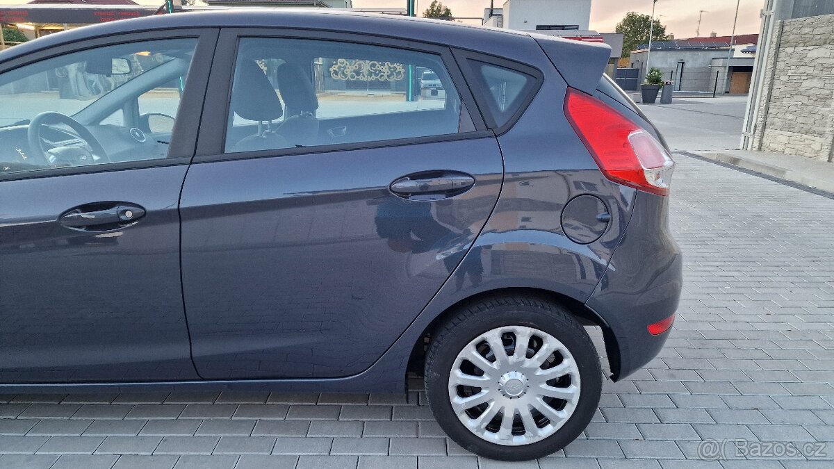 Ford Fiesta benzín r.v. 2014 - Vyjímečný stav - 13