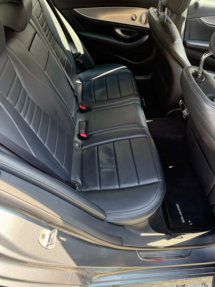 Mercedes-Benz E 220d AMG Line - 13