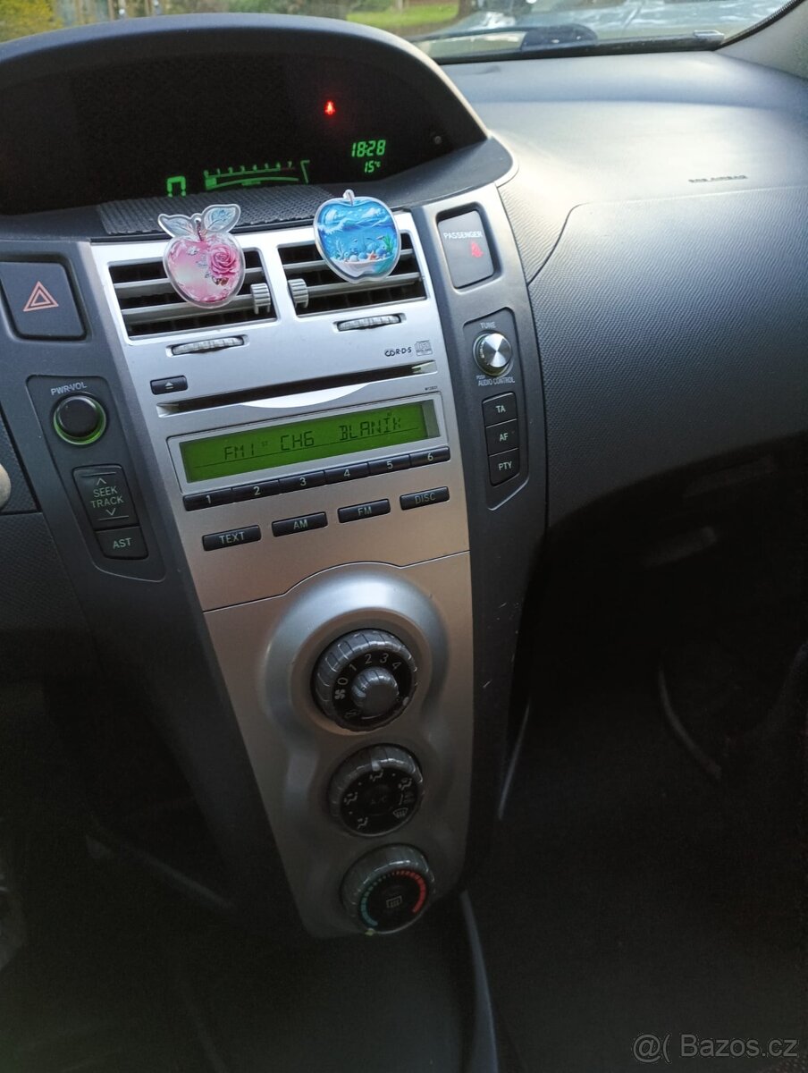 Toyota Yaris 1.3. LPG - 13