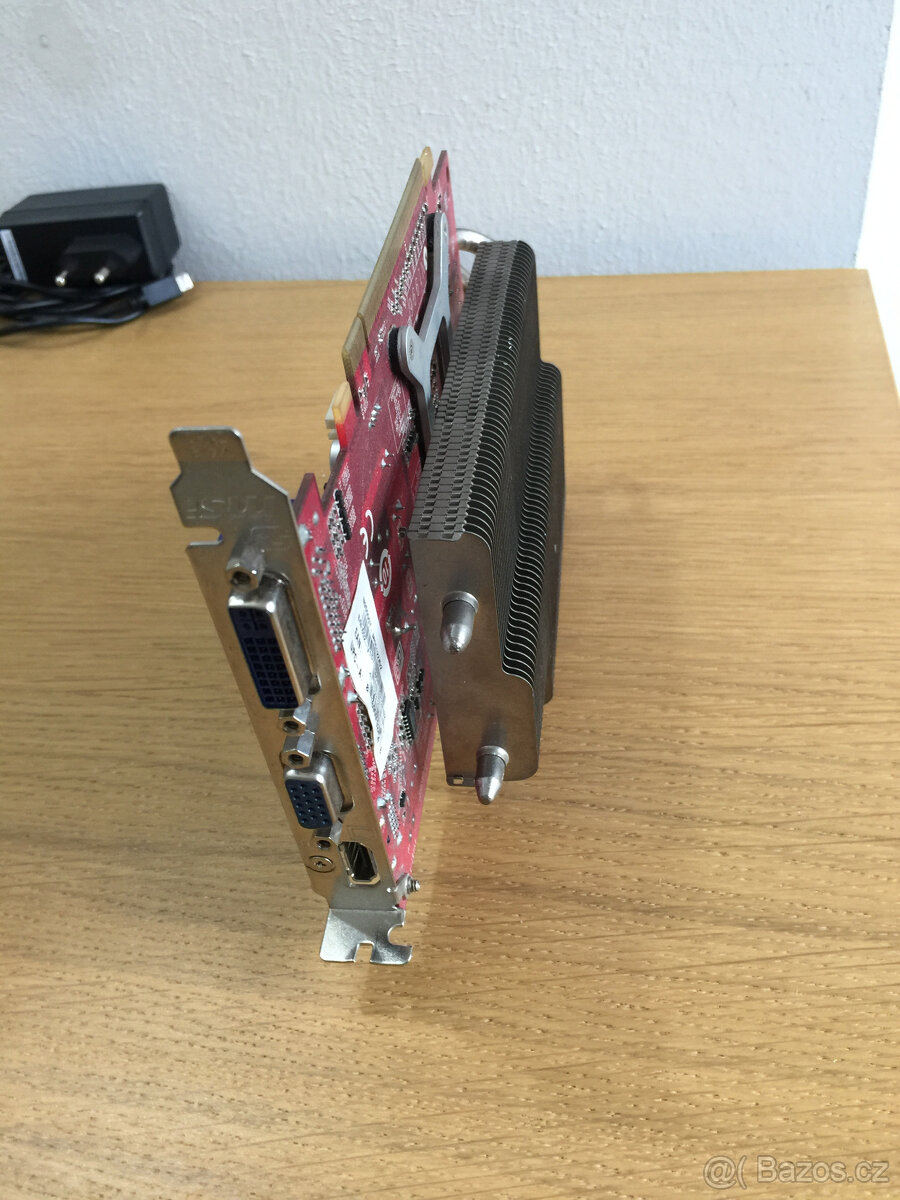 prodám sběratelský kousek grafika MSI N9500GT s pasivním chl - 13