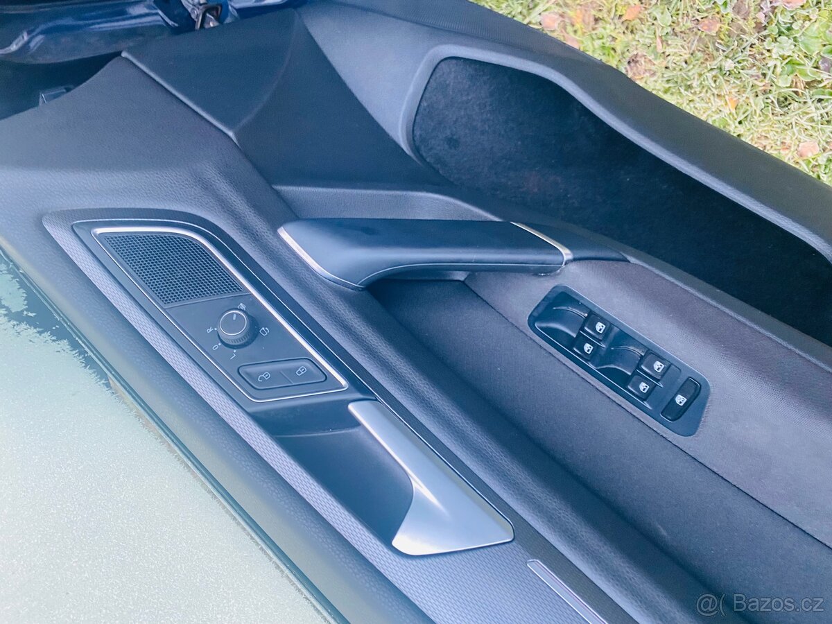 VW Golf Sportsvan 2.0 TDi 110kw DSG Lounge Cebia - 13