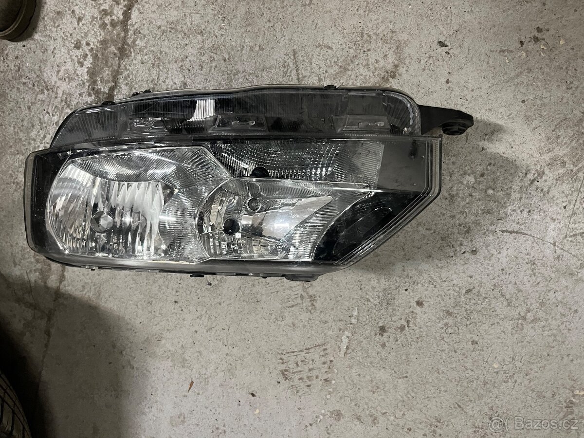 Rapid:kapota,,dveře,nárazníky,světla,blatníky. - 13