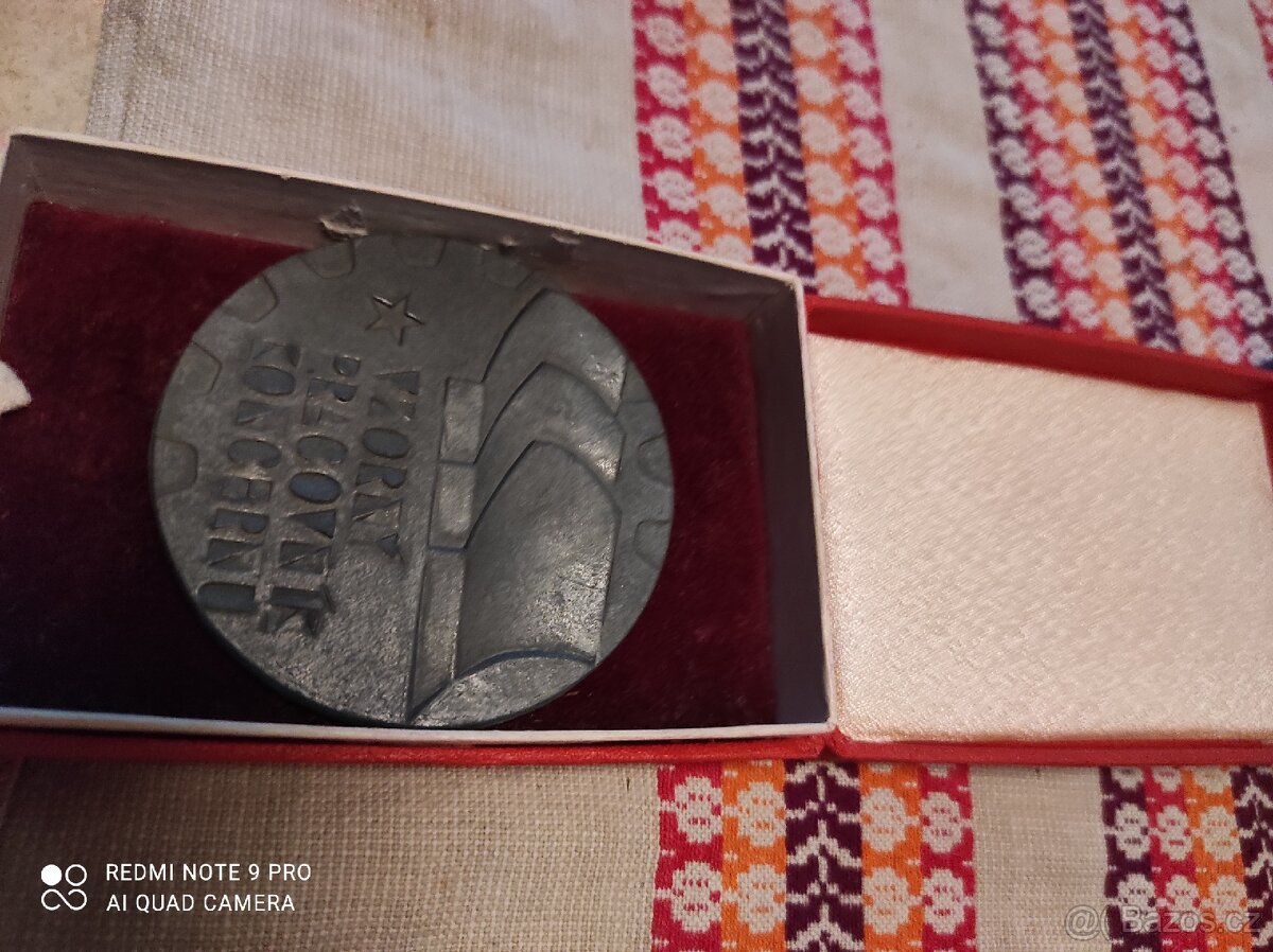 Plakety s medajle - 13