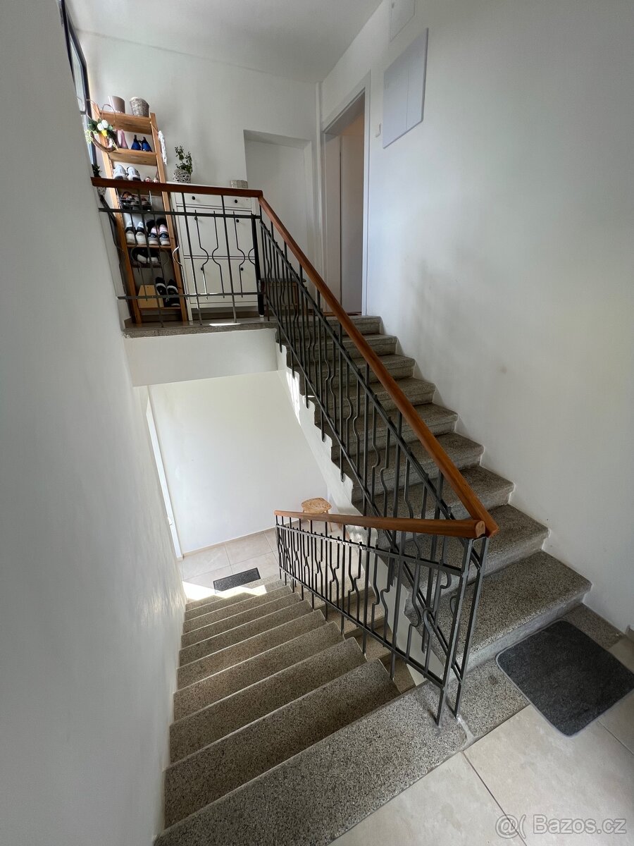 Prodej dvougeneračního domu - 13