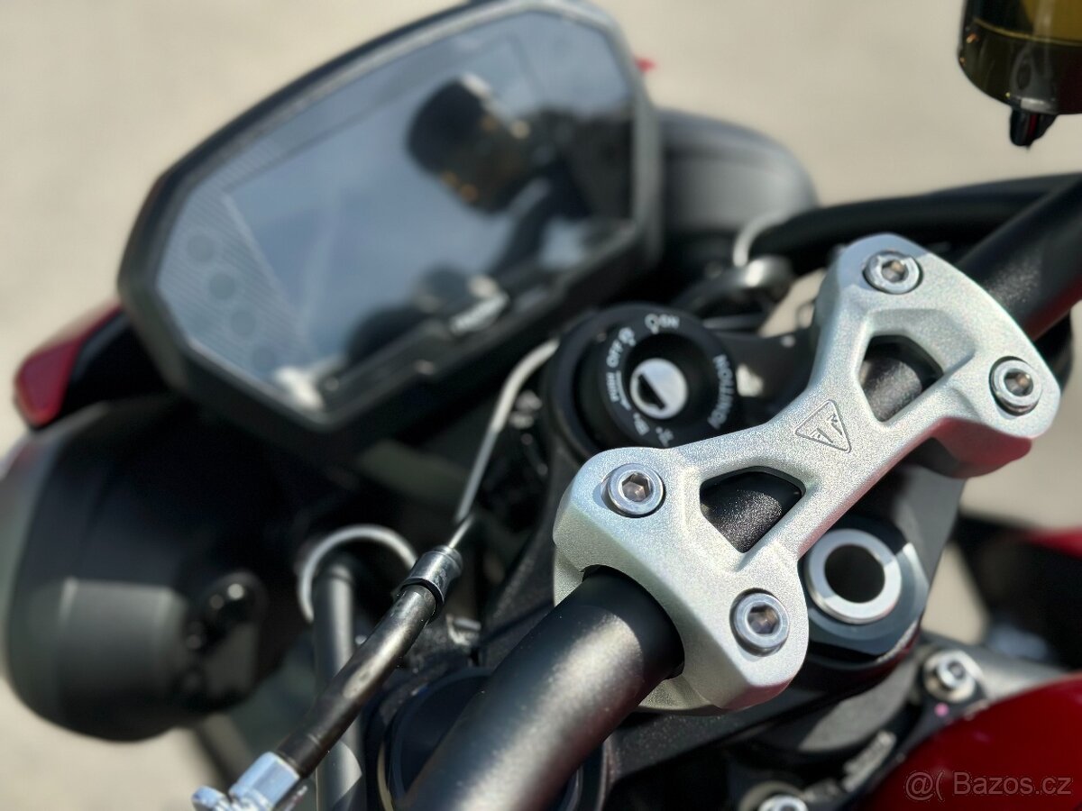 Nový Triumph Street Triple 765 RS sleva 25000 Kč - 13